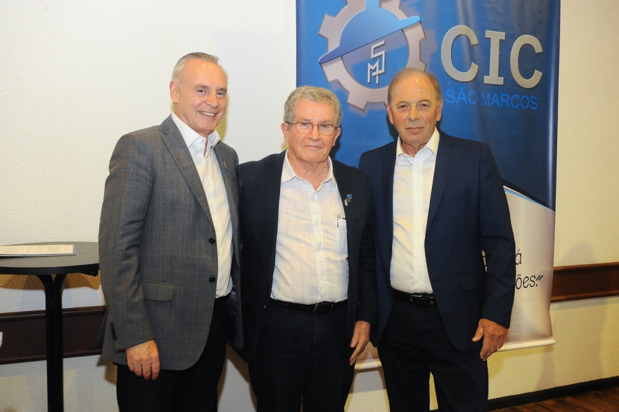 Flavio Sandi, presidente conselho fiscal, Dorival Perozzo, presidente CIC, Alceu Trevisan, presidente conselho deliberativo  (Foto: Rogrio Formighieri)