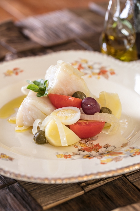 Bacalhau  sinnimo de uma tcnica de conservao, a salga, que, desde a antiguidade, permitiu os pescadores transportar o peixe fino a destinos longnquos