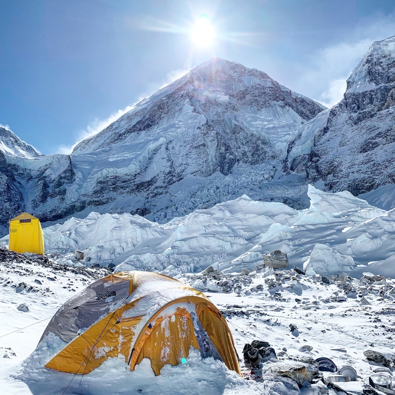 No chamado Vale do Silncio, no colo oeste do Everest, entre o campo 1 e o campo 2, a quase 6.500 m, eu despenquei para a morte